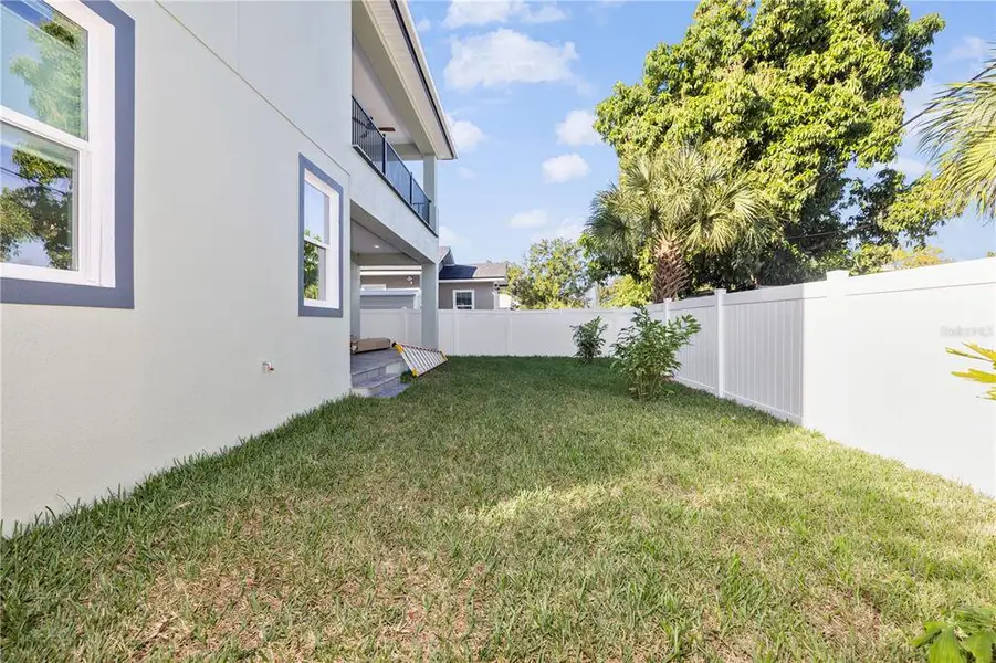 Exterior details and patio area of a home in , Tampa (Image 4).