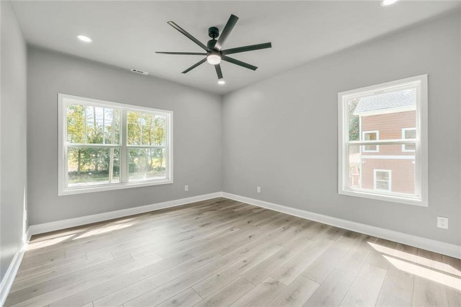 Spacious, unfurnished interior of a new home in , Atlanta (Image 15).