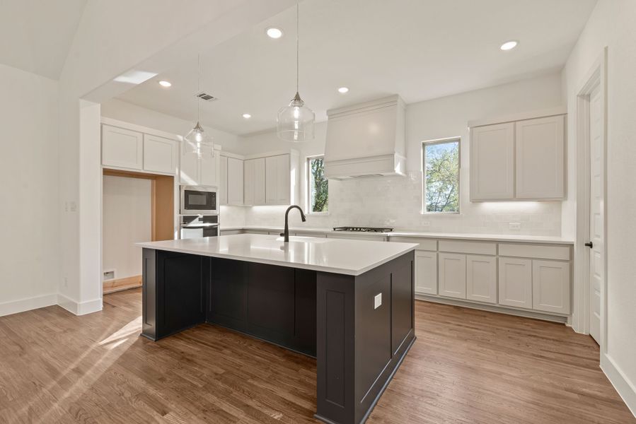 Furnished interior view inside a new home in Rolling Creek Ranch, Aledo (Image 8). Furnished interior view inside a new home in Rolling Creek Ranch, Aledo (Image 8).