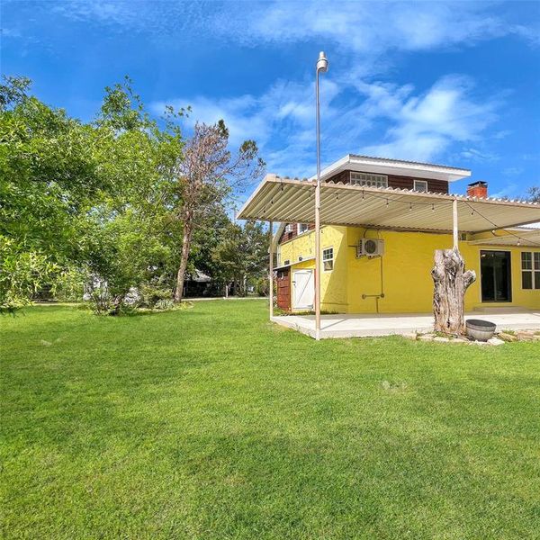Exterior details and patio area of a home in , Whitney (Image 22).