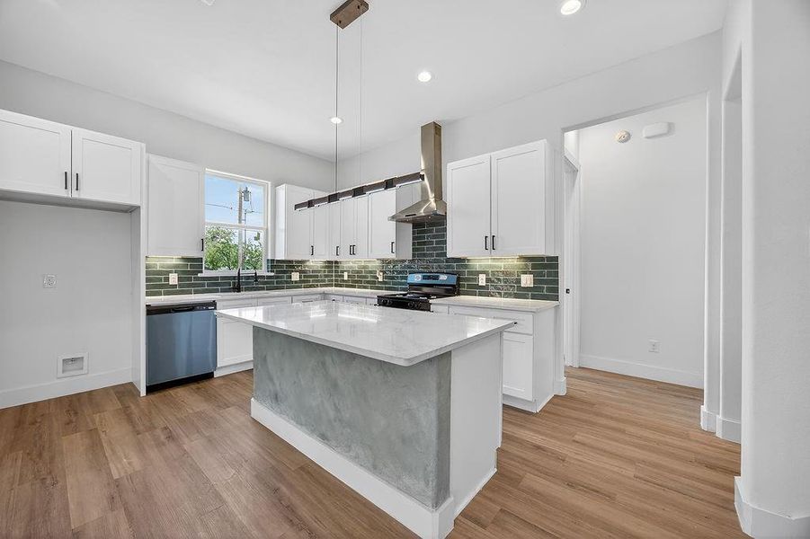 Furnished interior view inside a new home in , Fort Worth (Image 14).