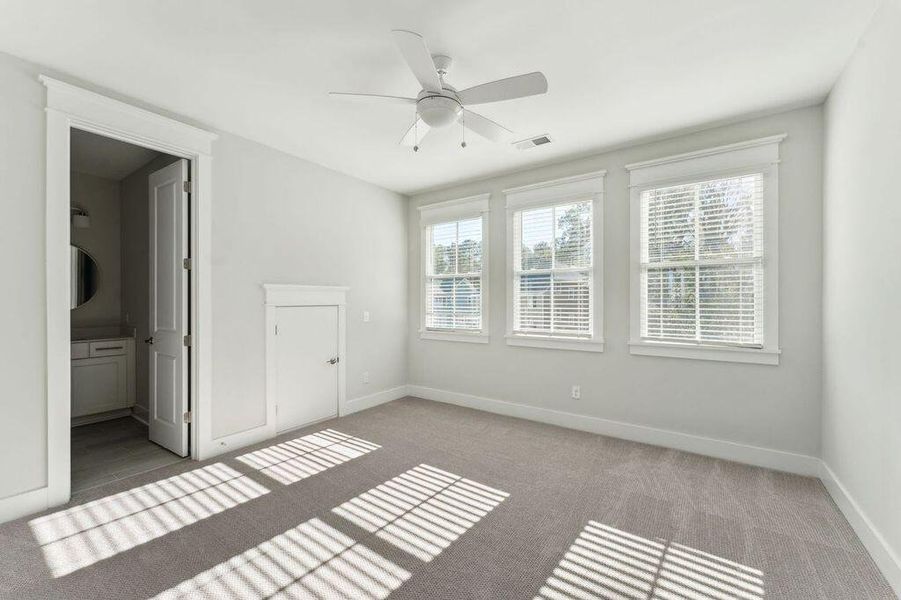 Spacious, unfurnished interior of a new home in Kings River Preserve, Hollywood (Image 39). Spacious, unfurnished interior of a new home in Kings River Preserve, Hollywood (Image 39).