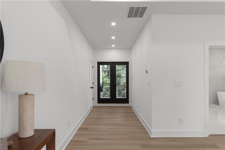 Spacious, unfurnished interior of a new home in , Atlanta (Image 84).