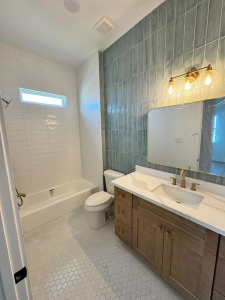 Furnished interior view inside a new home in , Freeport (Image 6).