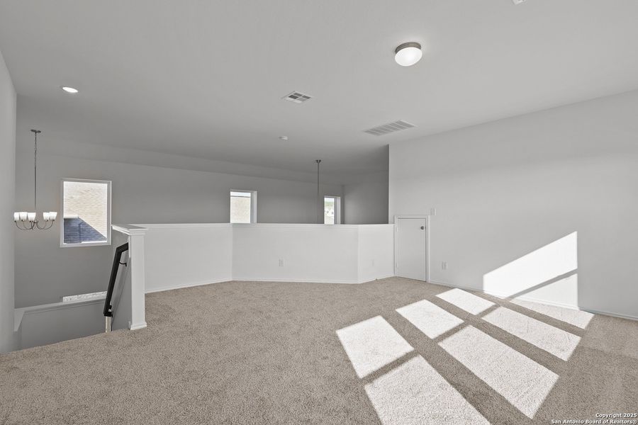 Spacious, unfurnished interior of a new home in Davis Ranch, San Antonio (Image 16).