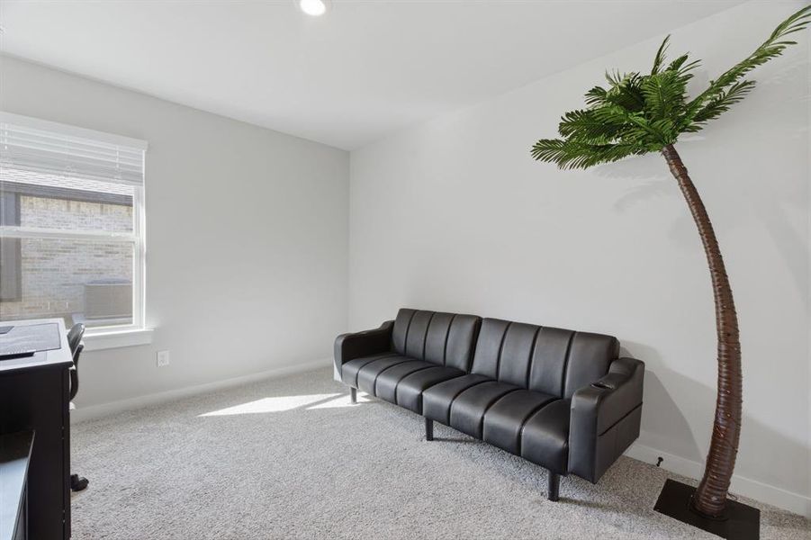 Furnished interior view inside a new home in Trail Creek, Cleburne (Image 15).