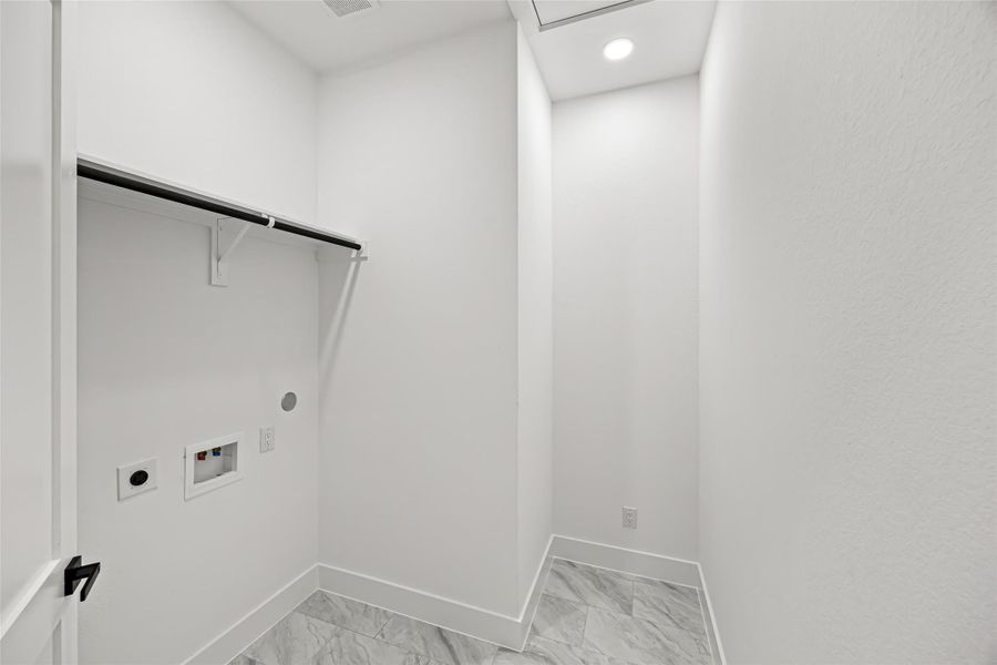 Spacious, unfurnished interior of a new home in , Dayton (Image 28).