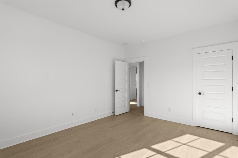 Spacious, unfurnished interior of a new home in Hancock Farms, Aiken (Image 31).