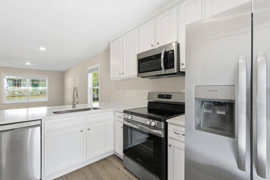 Representative furnished interior of a home built from the Dogwood B 1-Car by McGuinn Homes in Select Homesites Ridgeland, Ridgeland (Image 5).