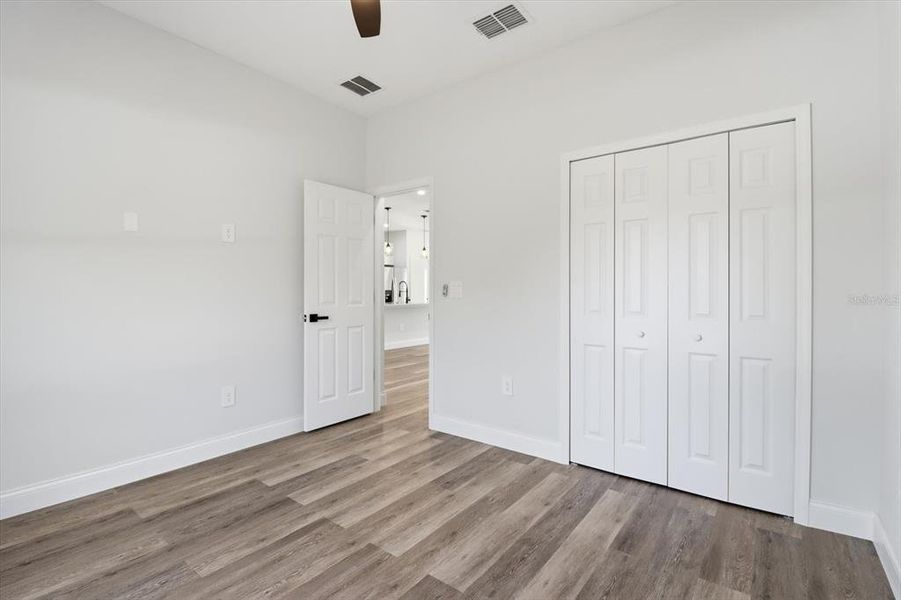 Spacious, unfurnished interior of a new home in , Citrus Springs (Image 17).
