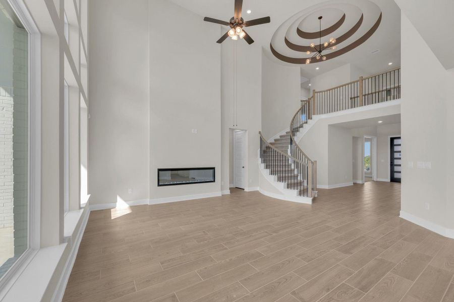 Representative image. Features, selections and colors may vary.