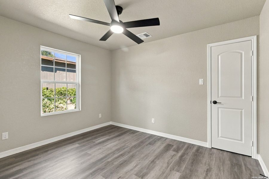 Spacious, unfurnished interior of a new home in , San Antonio (Image 13).