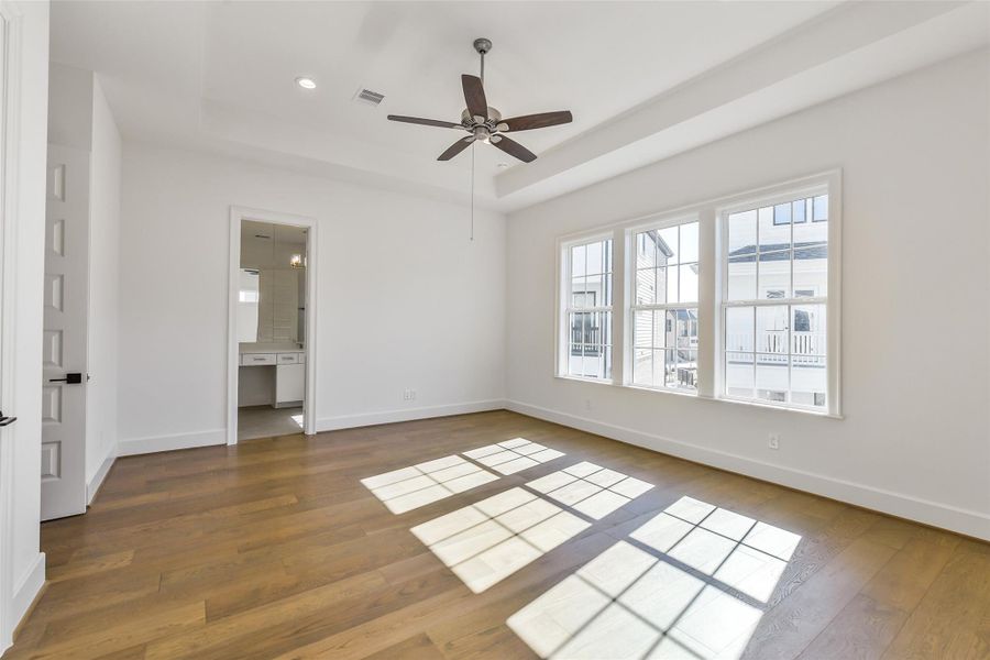 Spacious, unfurnished interior of a new home in Reserve in Memorial, Houston (Image 37).
