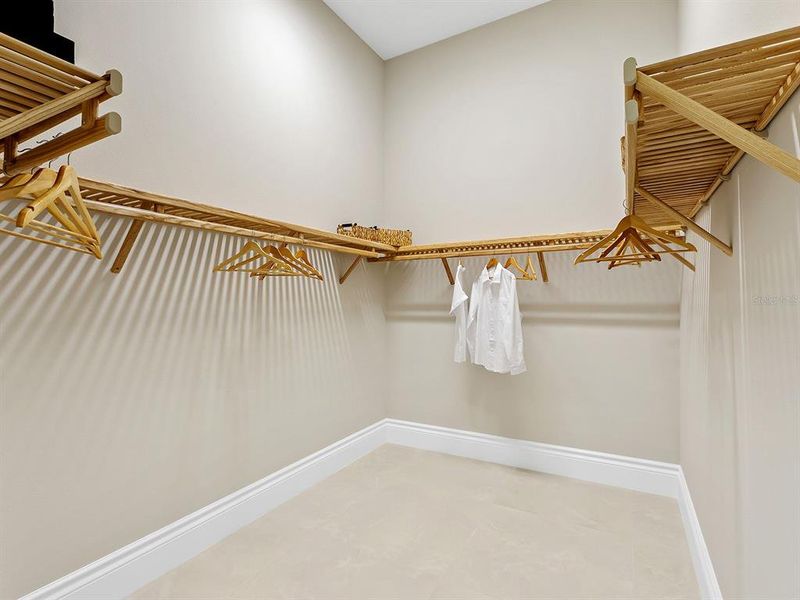 Spacious, unfurnished interior of a new home in , Sarasota (Image 22).