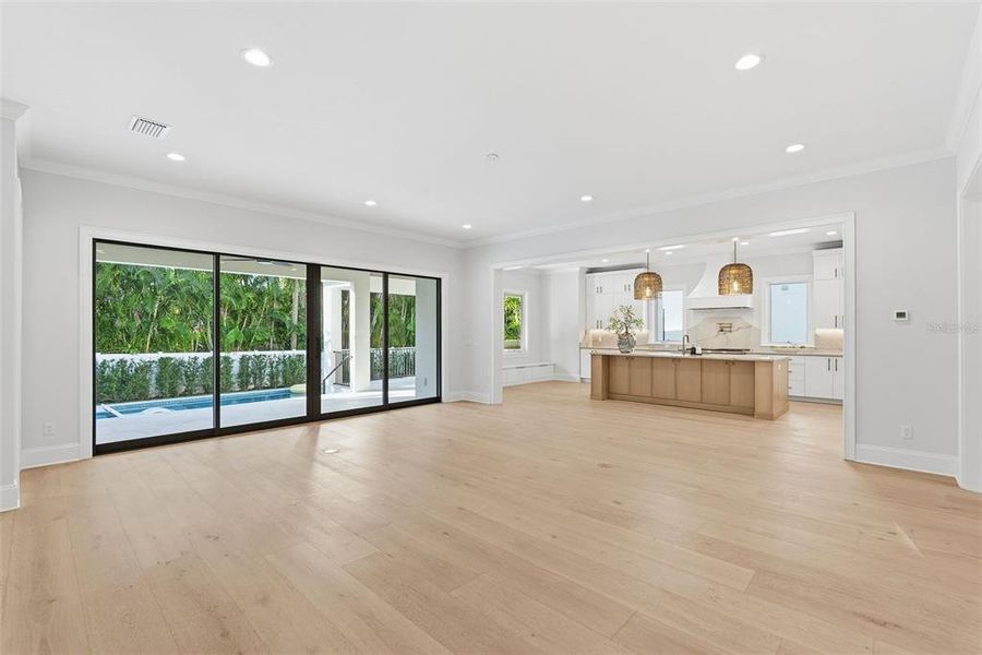 Spacious, unfurnished interior of a new home in , St. Petersburg (Image 82). Spacious, unfurnished interior of a new home in , St. Petersburg (Image 82).