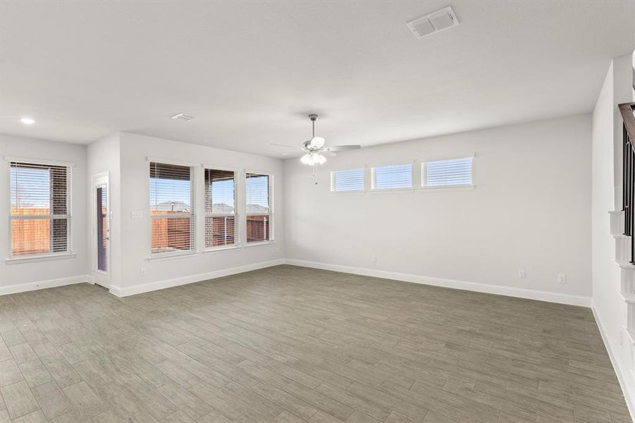 07. 125 Meadow - Family