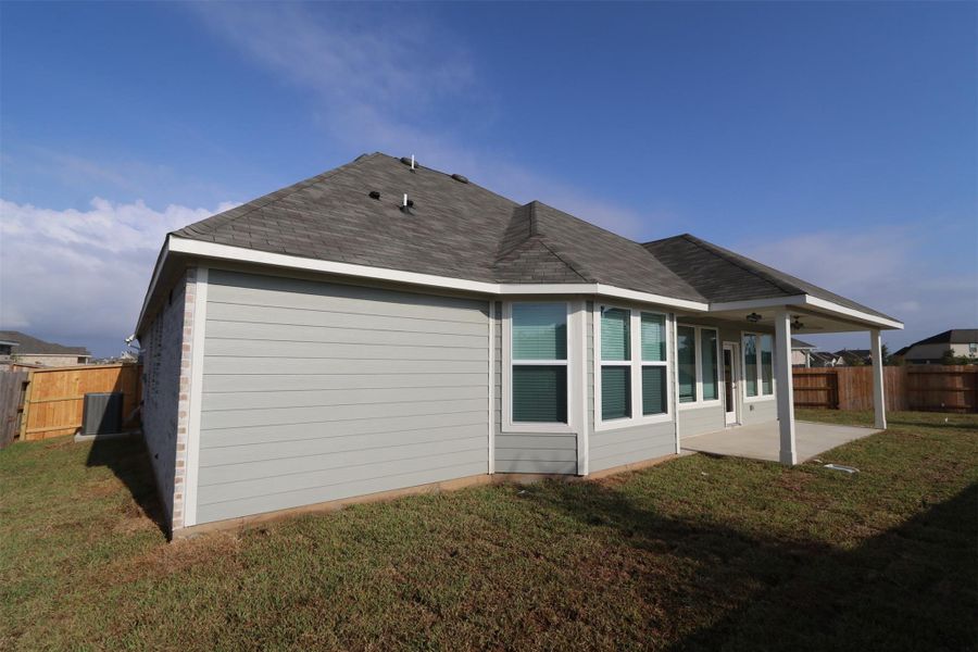 Exterior details and patio area of a home in Miller's Pond, Rosenberg (Image 13). Exterior details and patio area of a home in Miller's Pond, Rosenberg (Image 13).