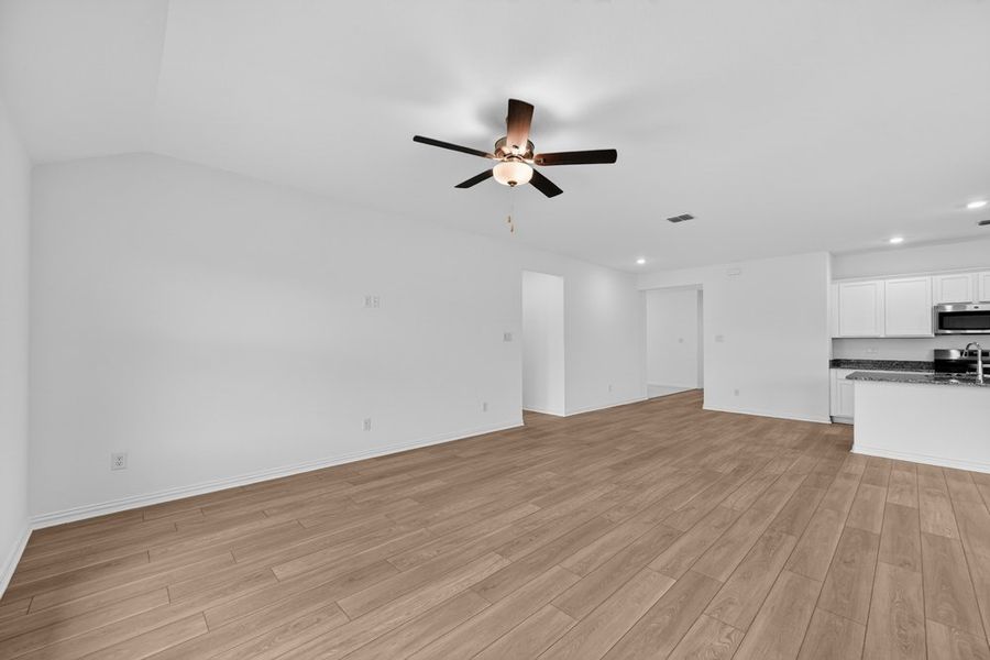 Spacious, unfurnished interior of a new home in River Ridge, Crandall (Image 12). Spacious, unfurnished interior of a new home in River Ridge, Crandall (Image 12).