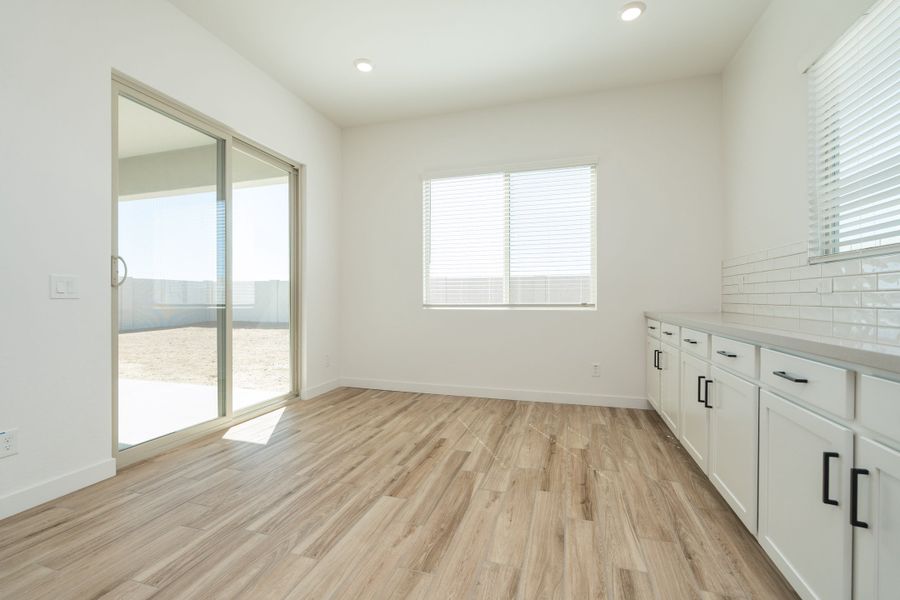 Spacious, unfurnished interior of a new home in Abel Ranch, Goodyear (Image 12).