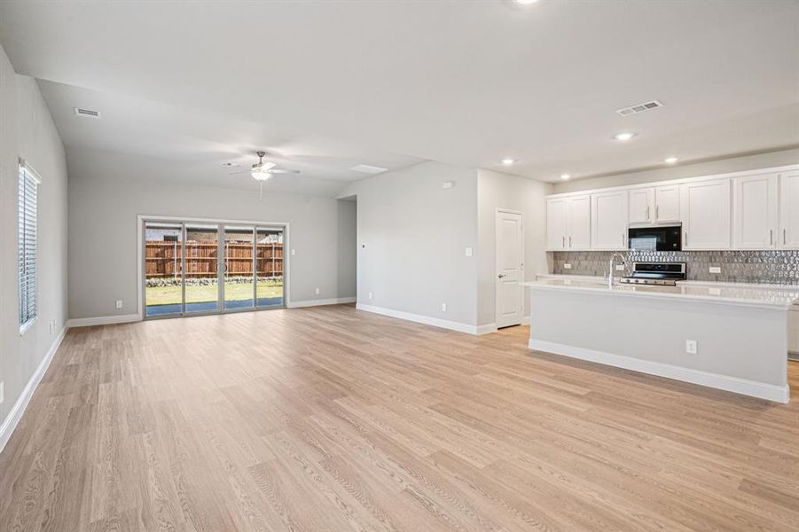 Spacious, unfurnished interior of a new home in Windmore, Princeton (Image 23). Spacious, unfurnished interior of a new home in Windmore, Princeton (Image 23).