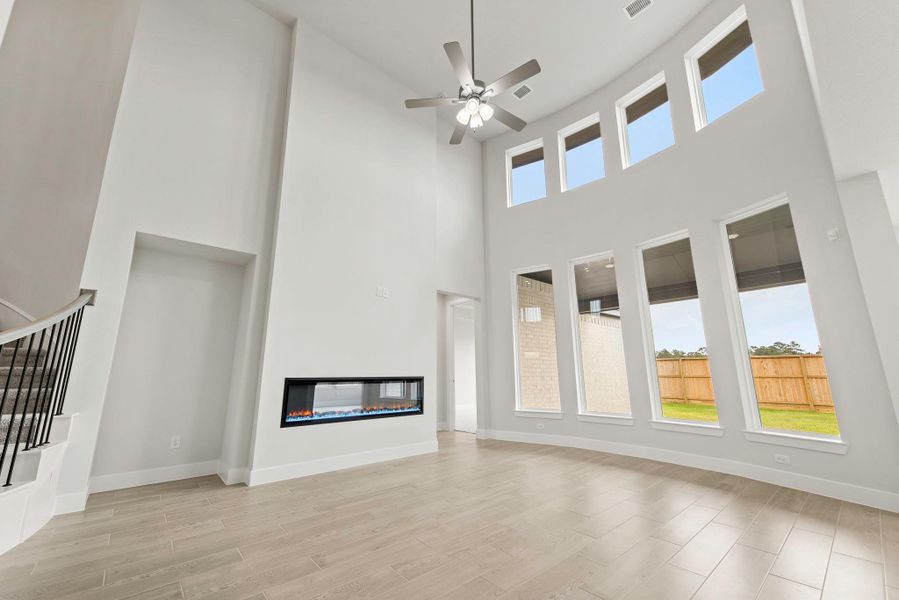 Spacious, unfurnished interior of a new home in Grand Central Park – 50', Conroe (Image 16).