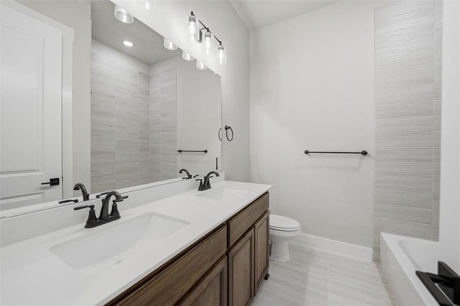Furnished interior view inside a new home in Eagle Ridge Estates, Weatherford (Image 13).