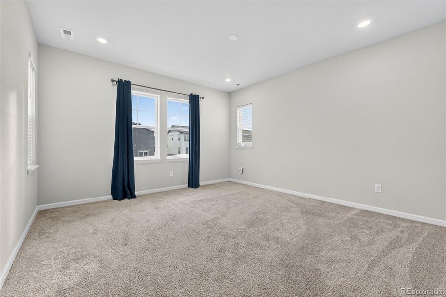 Spacious, unfurnished interior of a new home in Prelude at The Aurora Highlands, Aurora (Image 23).