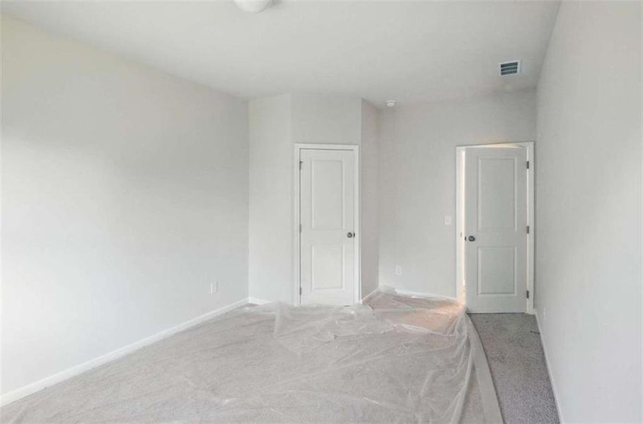 Spacious, unfurnished interior of a new home in Creekside Landing, Dallas (Image 37).