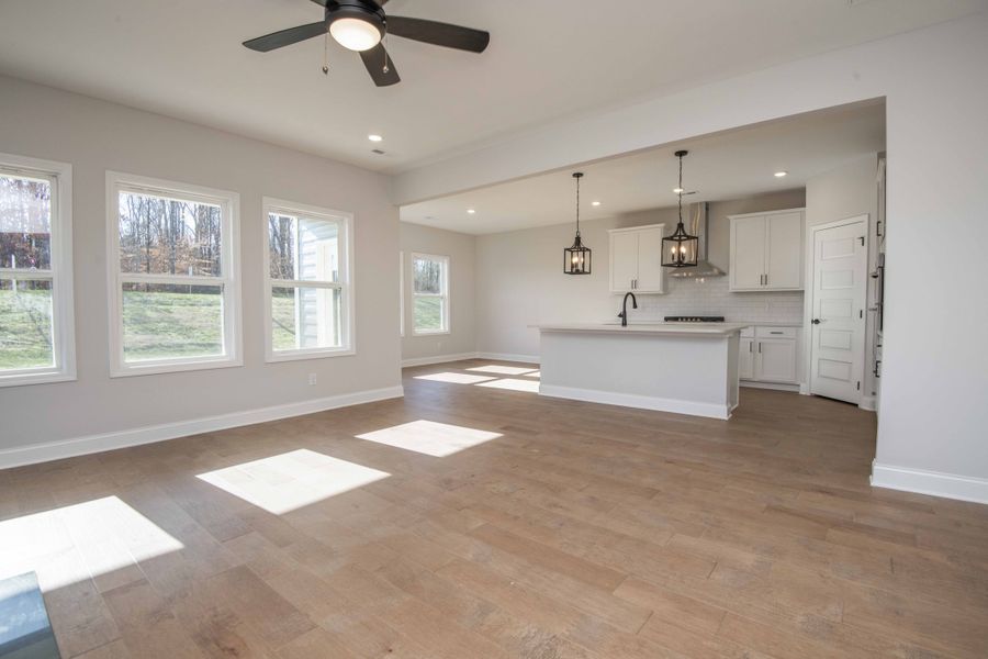 Spacious, unfurnished interior of a new home in Ivey Farms - The Grove Collection, Farragut (Image 27). Spacious, unfurnished interior of a new home in Ivey Farms - The Grove Collection, Farragut (Image 27).