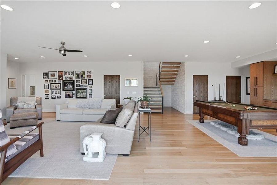 Furnished interior view inside a new home in , Jasper (Image 8).