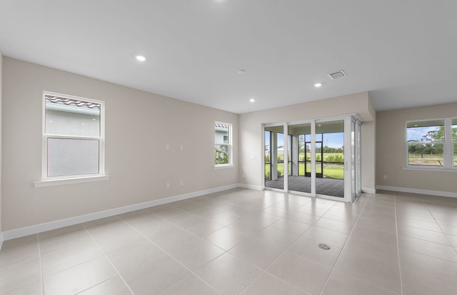 Spacious, unfurnished interior of a new home in Del Webb Oak Creek, North Fort Myers (Image 15).