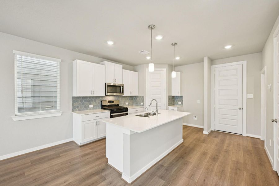 Photo is not of the actual home, but is an inspirational photo of builder’s model home and may depict options, furnishings, and/or decorator features that are not included Photo is not of the actual home, but is an inspirational photo of builder’s model home and may depict options, furnishings, and/or decorator features that are not included