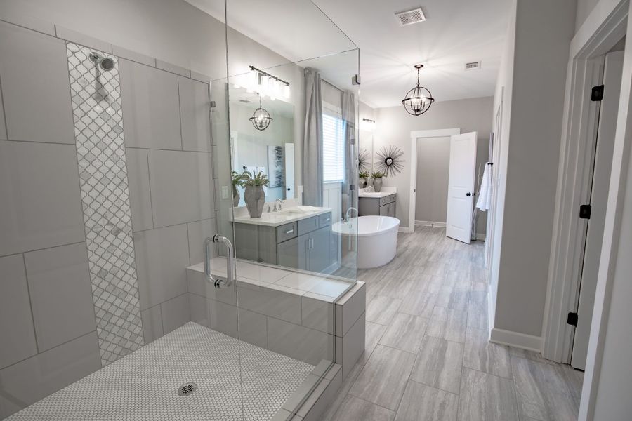 Representative furnished interior of a home built from the Willow by Grant & Co in Manor at Hall Creek, Arlington (Image 55).
