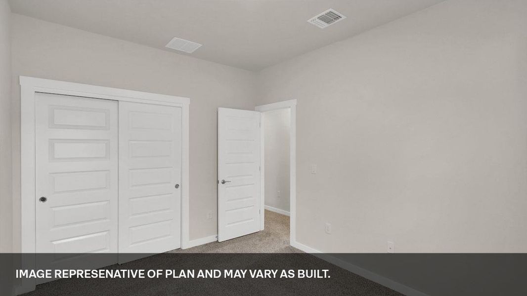 Spacious, unfurnished interior of a new home in Rosenbusch Ranch, Leander (Image 33).