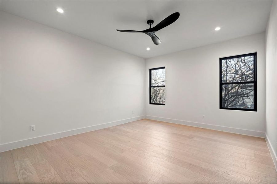 Spacious, unfurnished interior of a new home in , Dallas (Image 36).