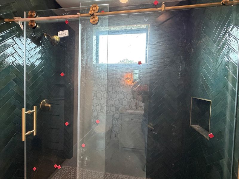 Front secondary shower Front secondary shower