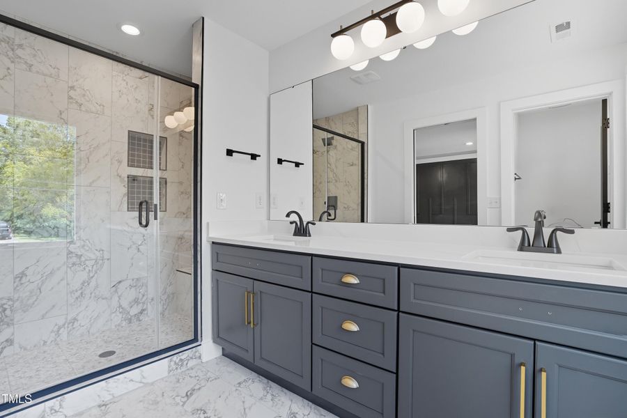 304 King Charles Unit 2-99 304 King Charles Unit 2-99