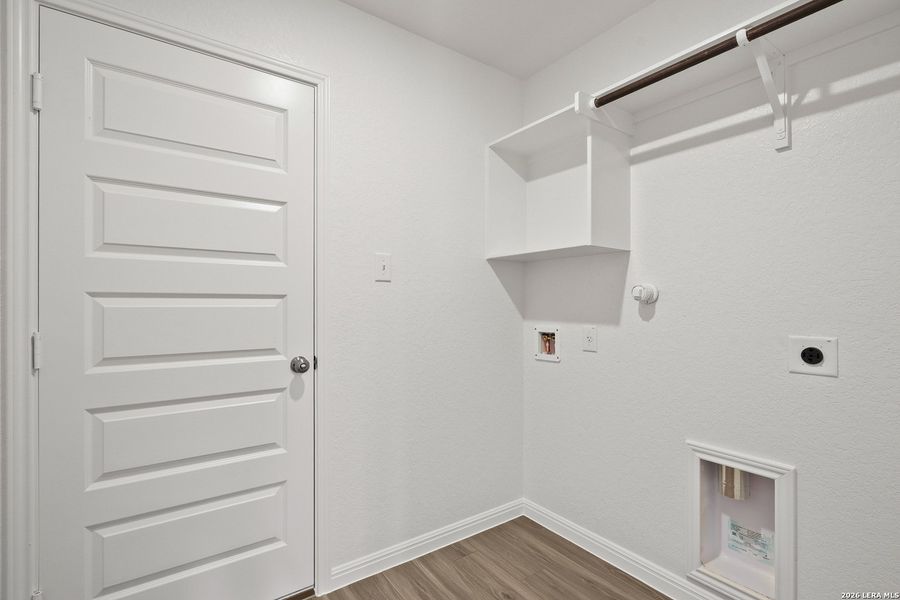 Spacious, unfurnished interior of a new home in Applewhite Meadows, San Antonio (Image 9).
