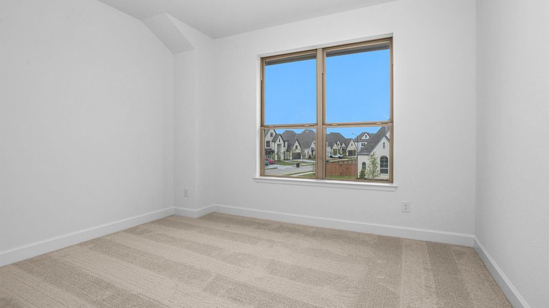 Spacious, unfurnished interior of a new home in Elyson, Katy (Image 9).