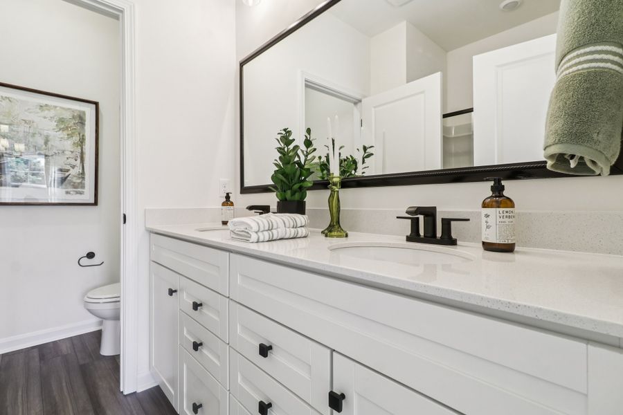 Representative furnished interior of a home built from the Briarwood II by Great Southern Homes in Bickley Station, Irmo (Image 29).