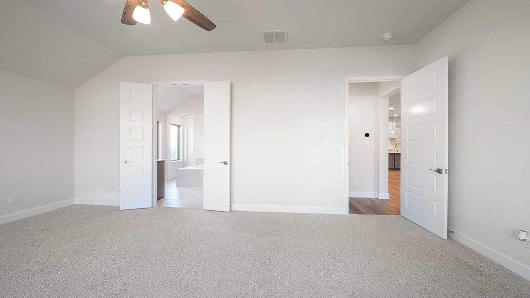 Spacious, unfurnished interior of a new home in Hillstead 50', Lavon (Image 23).