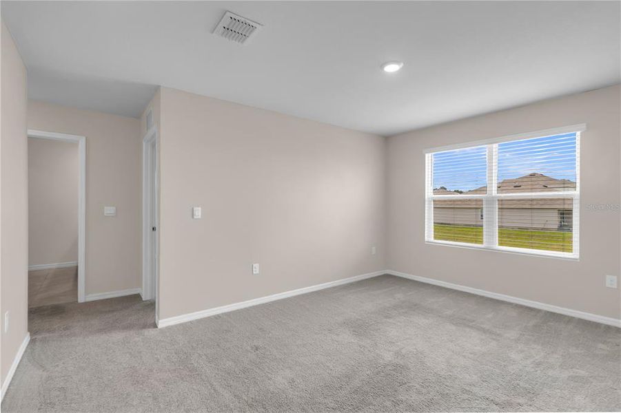 Spacious, unfurnished interior of a new home in Briarwood, Alachua (Image 25).