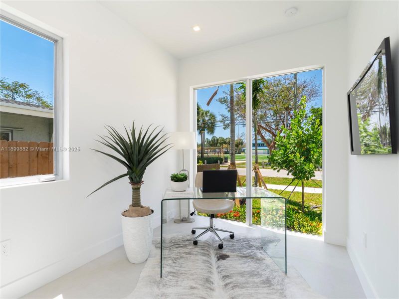 Furnished interior view inside a new home in , Fort Lauderdale (Image 11). Furnished interior view inside a new home in , Fort Lauderdale (Image 11).