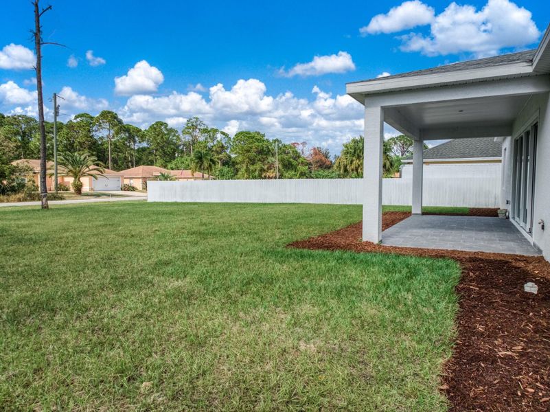 Exterior details and patio area of a home in , Lake Placid (Image 26).