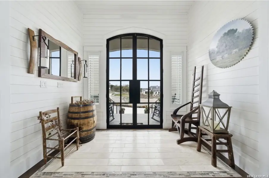 Exterior details and patio area of a home in , New Braunfels (Image 3).