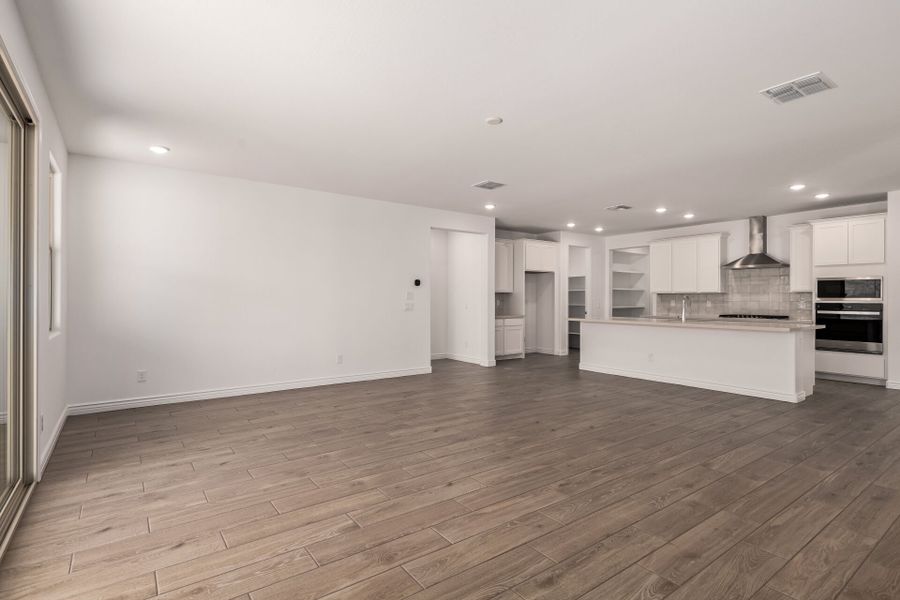 Spacious, unfurnished interior of a new home in Miravida, Surprise (Image 11).