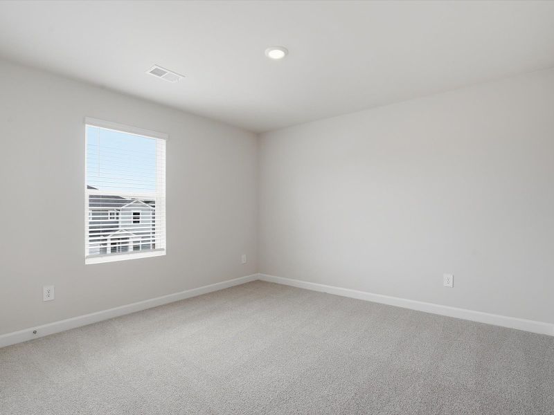 Spacious, unfurnished interior of a new home in Wexford Park, Fountain Inn (Image 19).