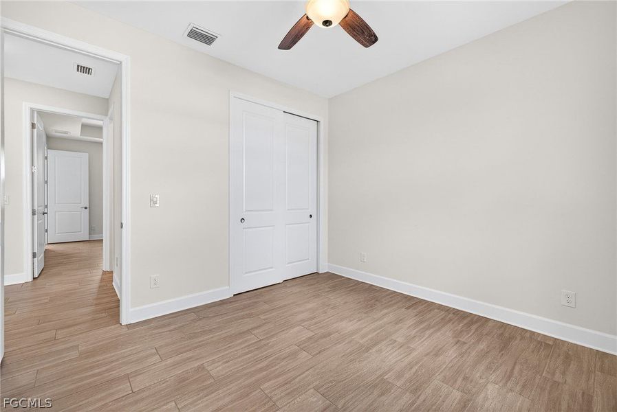 Spacious, unfurnished interior of a new home in Cape Coral, Cape Coral (Image 31).