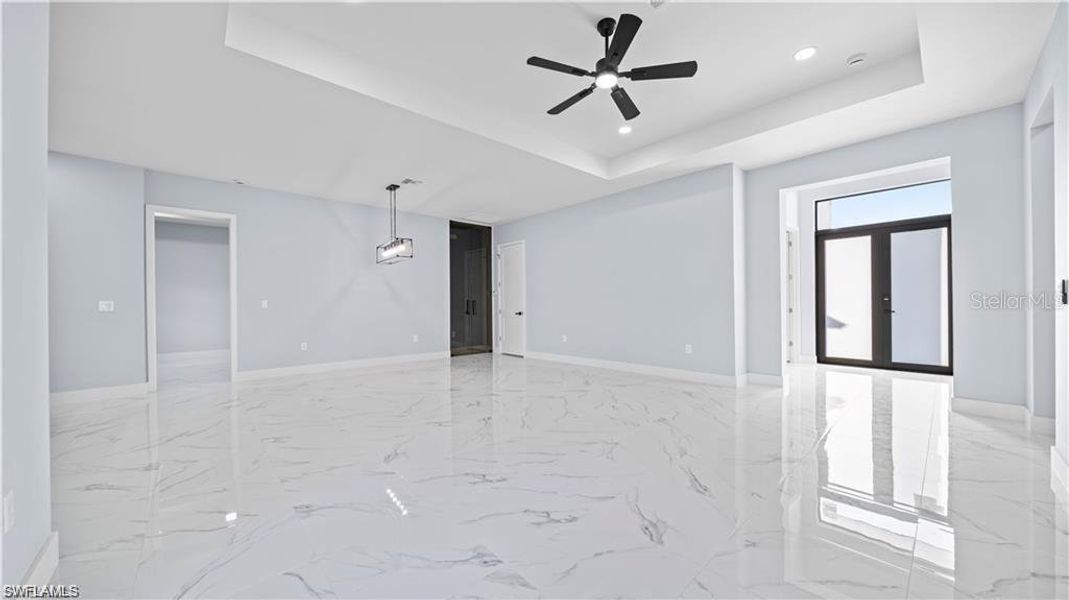 Spacious, unfurnished interior of a new home in , Lehigh Acres (Image 12).