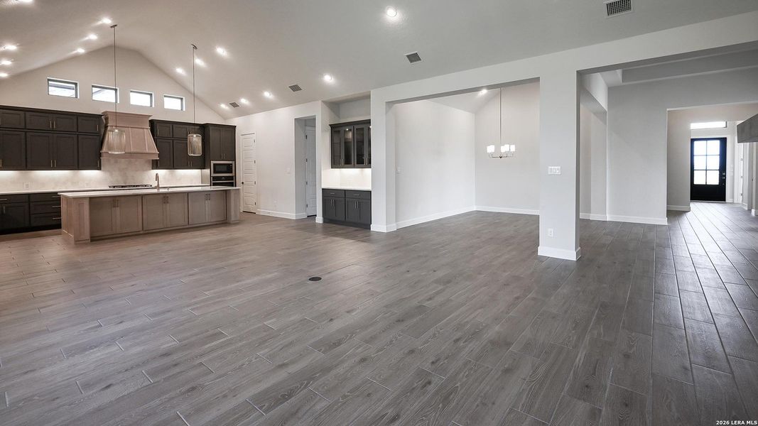 Spacious, unfurnished interior of a new home in Johnson Ranch, Bulverde (Image 21). Spacious, unfurnished interior of a new home in Johnson Ranch, Bulverde (Image 21).
